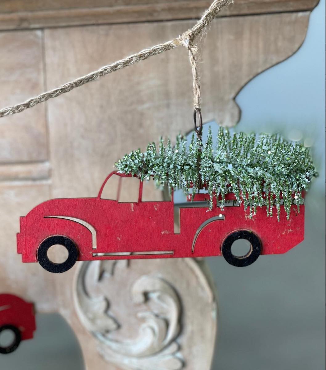 Christmas Tree Cargo Garland