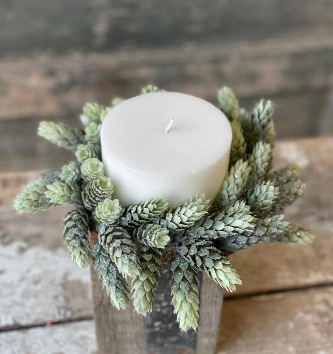 Frost Ridge Hops Greenery Small Wreath