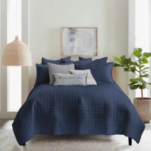 Waffle Weave Navy Quilt Set includes 2 Shams