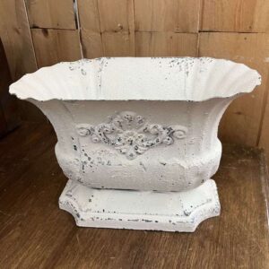 Cream Aged Patina Dutchess Planter