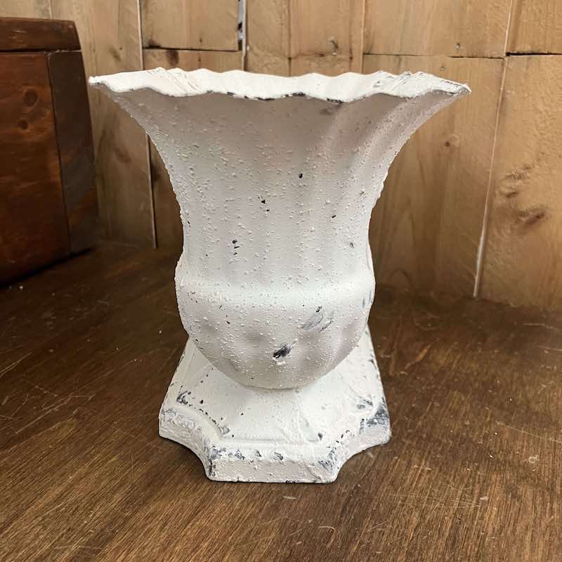 Cream Aged Patina Dutchess Planter