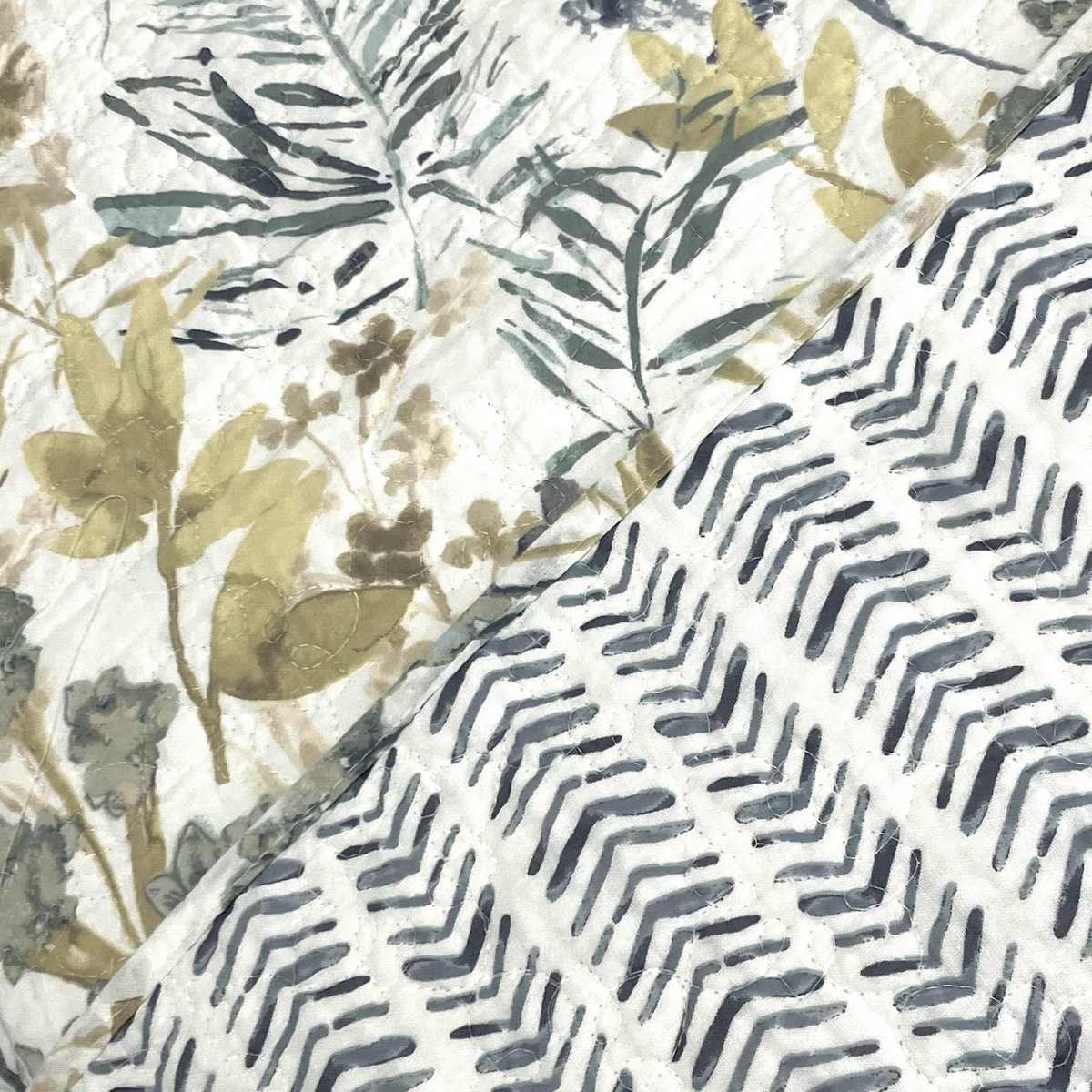 Freesia Quilt Set - Front & Back