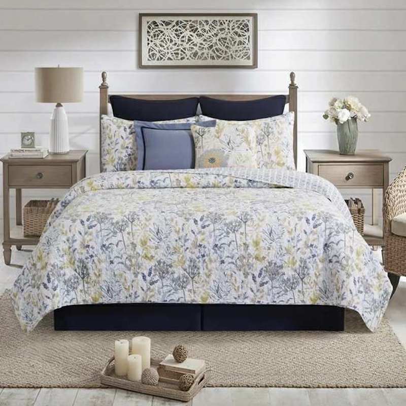 Freesia Quilt Set