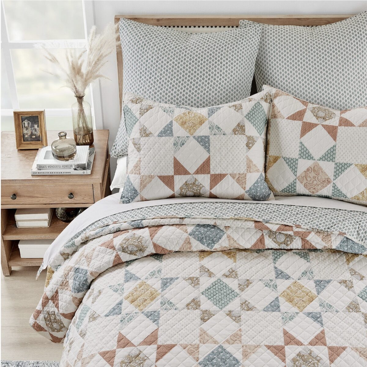 Lottie Quilt Collection
